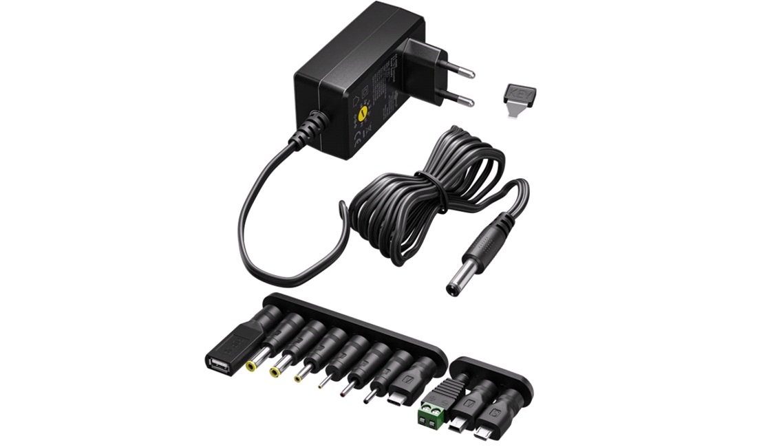  Universal netadapter 3-12V 2,25A 11 stik